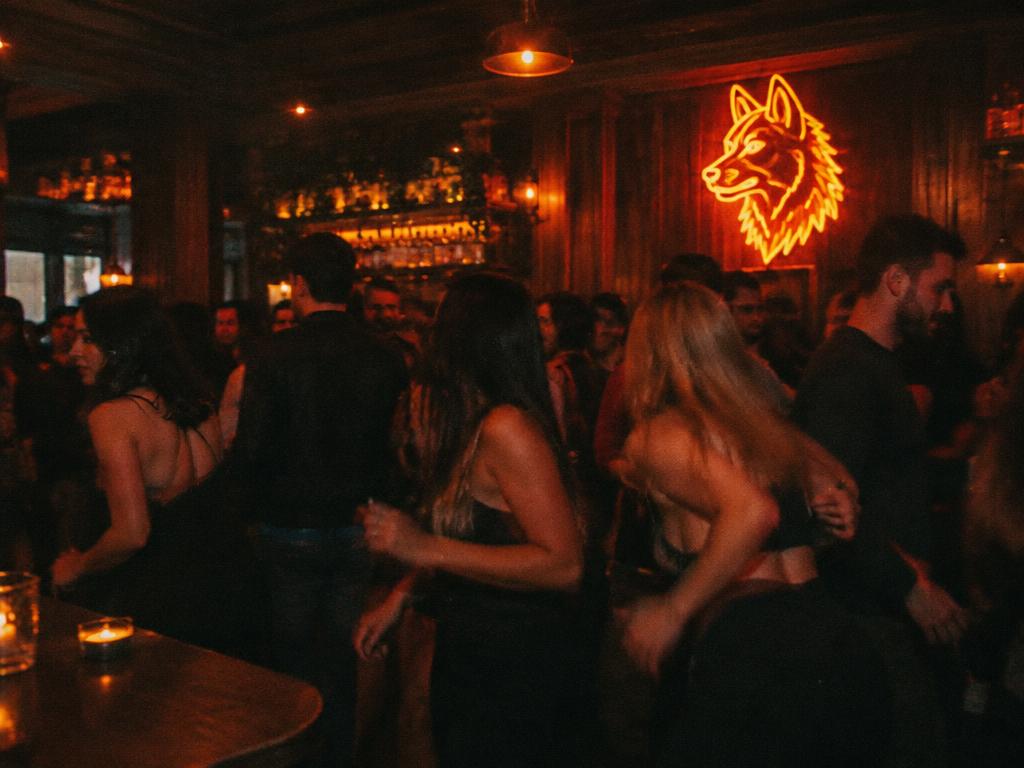 Mister Wolf dance floor